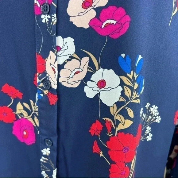 Sugar Pop Women’s Floral loose fitting button down blouse Size XXL - Picture 3 of 9